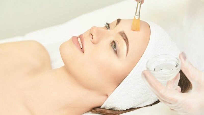 5-ways-to-optimize-your-chemical-peel-results-800×533 5-ways-to-optimize-your-chemical-peel-results-800x533